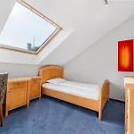 By Gruene Zur Post - 100 % Bio & Ceconi Apartment