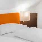 By Gruene Zur Post - 100 % Bio & Ceconi Apartment Salzburg