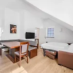 By Gruene Zur Post - 100 % Bio & Ceconi Apartment Salzburg
