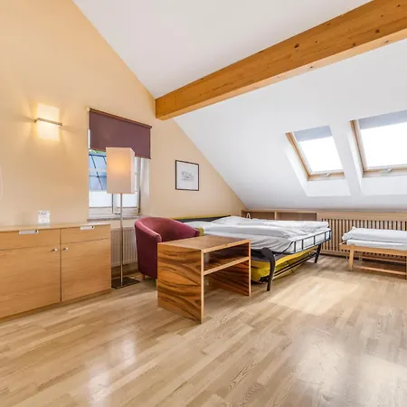 By Gruene Zur Post - 100 % Bio & Ceconi * Salisburgo
