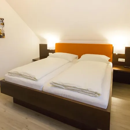 By Gruene Zur Post - 100 % Bio & Ceconi *