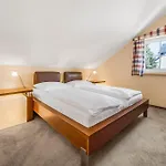 By Gruene Zur Post - 100 % Bio & Ceconi Διαμέρισμα