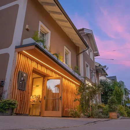 By Gruene Zur Post - 100 % Bio & Ceconi Apartment Salzburg