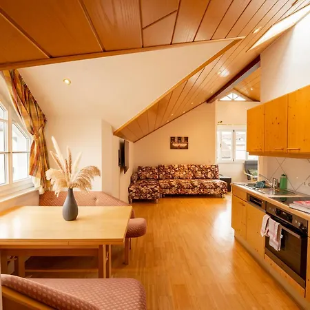 By Gruene Zur Post - 100 % Bio & Ceconi *