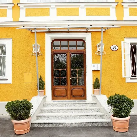 By Gruene Zur Post - 100 % Bio & Ceconi Apartmán *