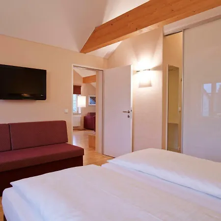 By Gruene Zur Post - 100 % Bio & Ceconi سالزبورغ