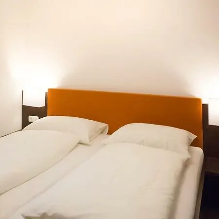 By Gruene Zur Post - 100 % Bio & Ceconi Apartment *
