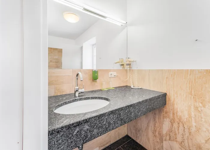 By Gruene Zur Post - 100 % Bio & Ceconi