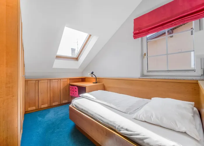 By Gruene Zur Post - 100 % Bio & Ceconi Lejlighed *