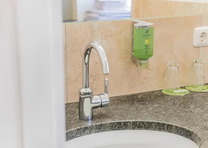 By Gruene Zur Post - 100 % Bio & Ceconi *