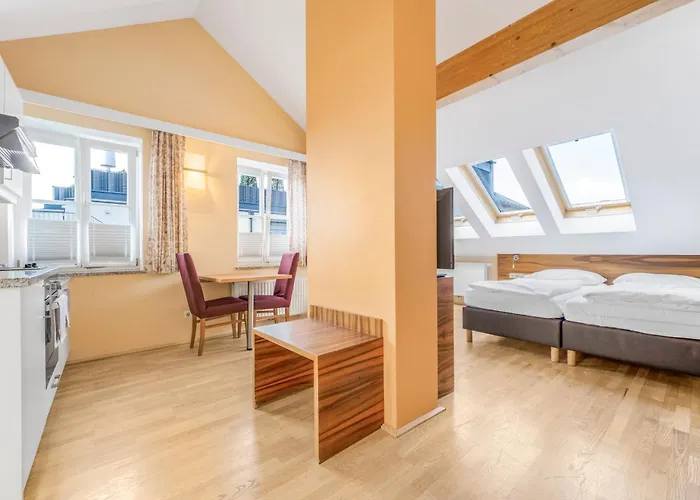 By Gruene Zur Post - 100 % Bio & Ceconi Lejlighed *