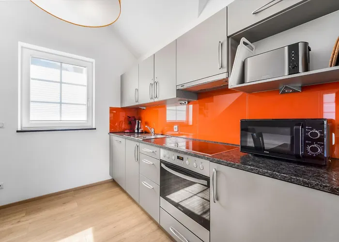 By Gruene Zur Post - 100 % Bio & Ceconi Lejlighed *