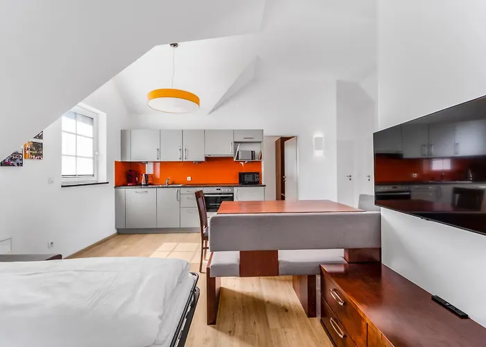 By Gruene Zur Post - 100 % Bio & Ceconi * Salzburg