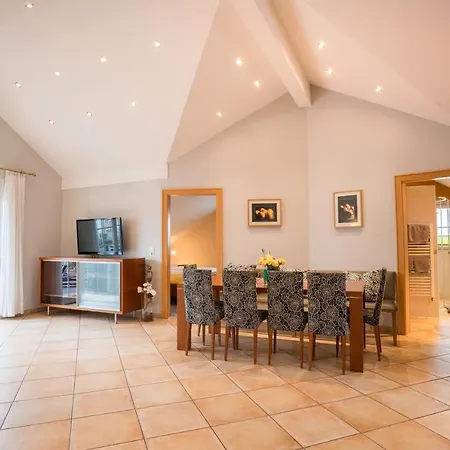 By Gruene Zur Post - 100 % Bio & Ceconi Salzburgo