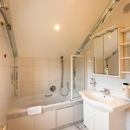 By Gruene Zur Post - 100 % Bio & Ceconi Apartamento