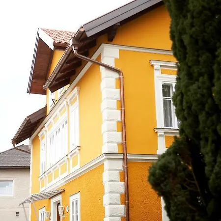 By Gruene Zur Post - 100 % Bio & Ceconi Apartamento