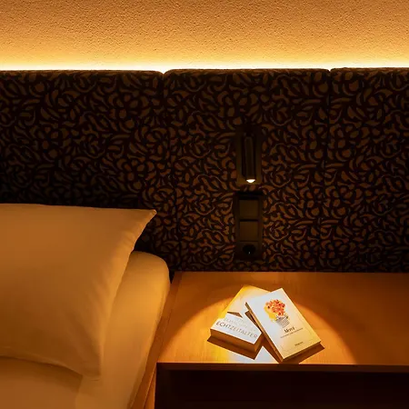 By Gruene Zur Post - 100 % Bio & Ceconi Daire *