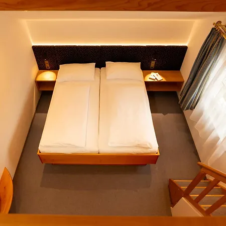 By Gruene Zur Post - 100 % Bio & Ceconi Daire Salzburg