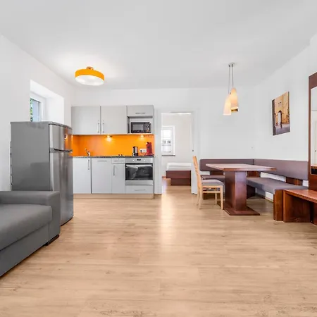 By Gruene Zur Post - 100 % Bio & Ceconi Apartament
