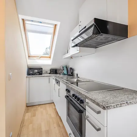 By Gruene Zur Post - 100 % Bio & Ceconi Apartament *