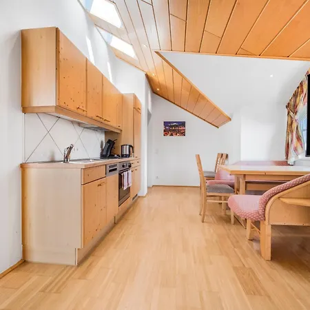 Apartament By Gruene Zur Post - 100 % Bio & Ceconi Salzburg