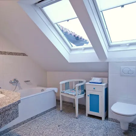 By Gruene Zur Post - 100 % Bio & Ceconi